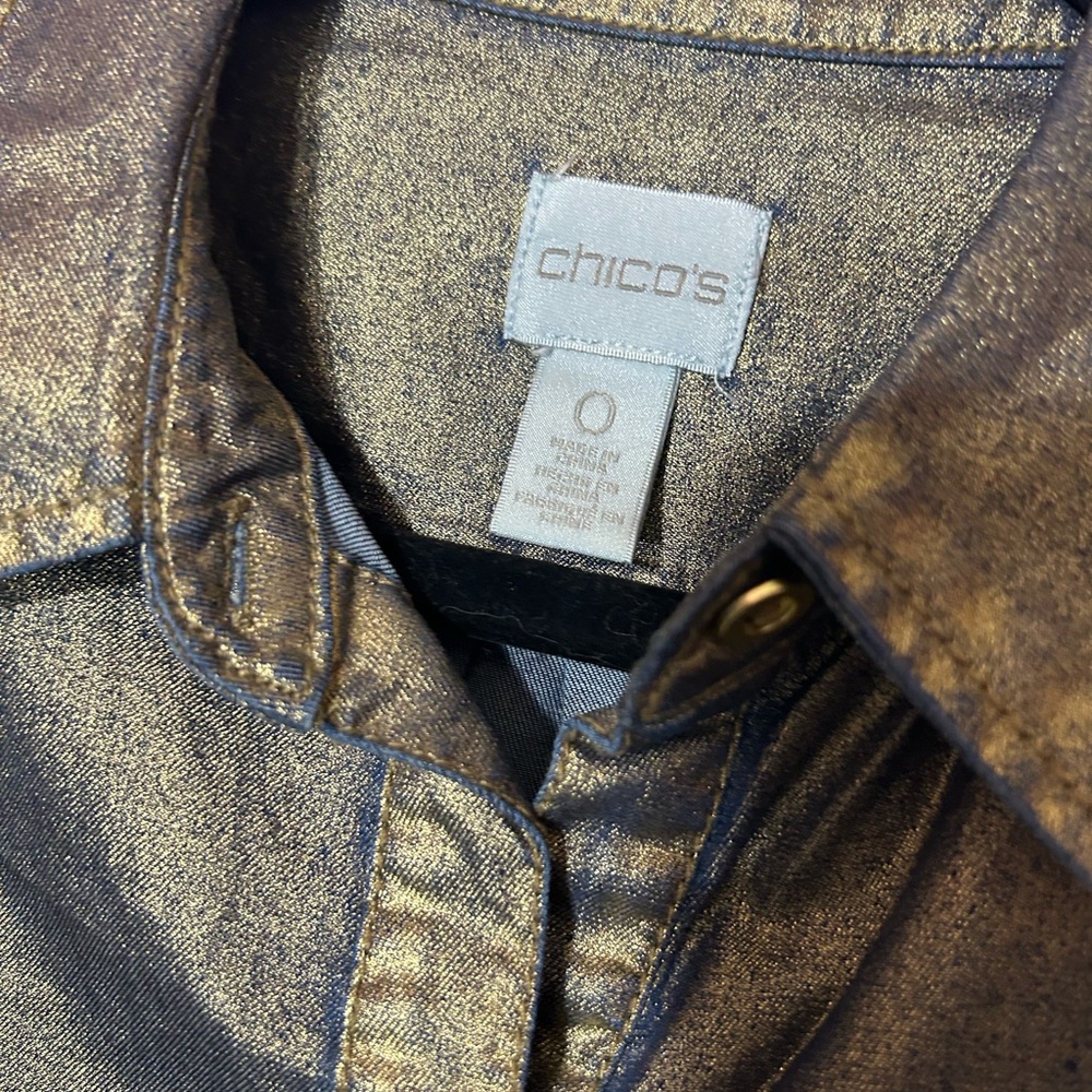 Chico's Denim Chambray Gold Shimmer Button Down Shirt Chicos Sz 0 Small 9 - Picture 2 of 9